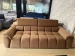 4-Sitzer-Sofa ALVIN mit elektrischem Sitz – Originalfoto des sofort verfügbaren Exemplars, Showroom Vikado Bozen