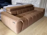 4-Sitzer-Sofa ALVIN mit elektrischem Sitz – Originalfoto des sofort verfügbaren Exemplars, Showroom Vikado Bozen (4)