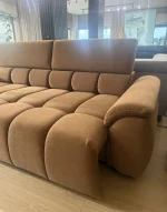 Divano 4 posti ALVIN con seduta elettrica – foto reale dell’esemplare disponibile subito, showroom Vikado Bolzano (14)
