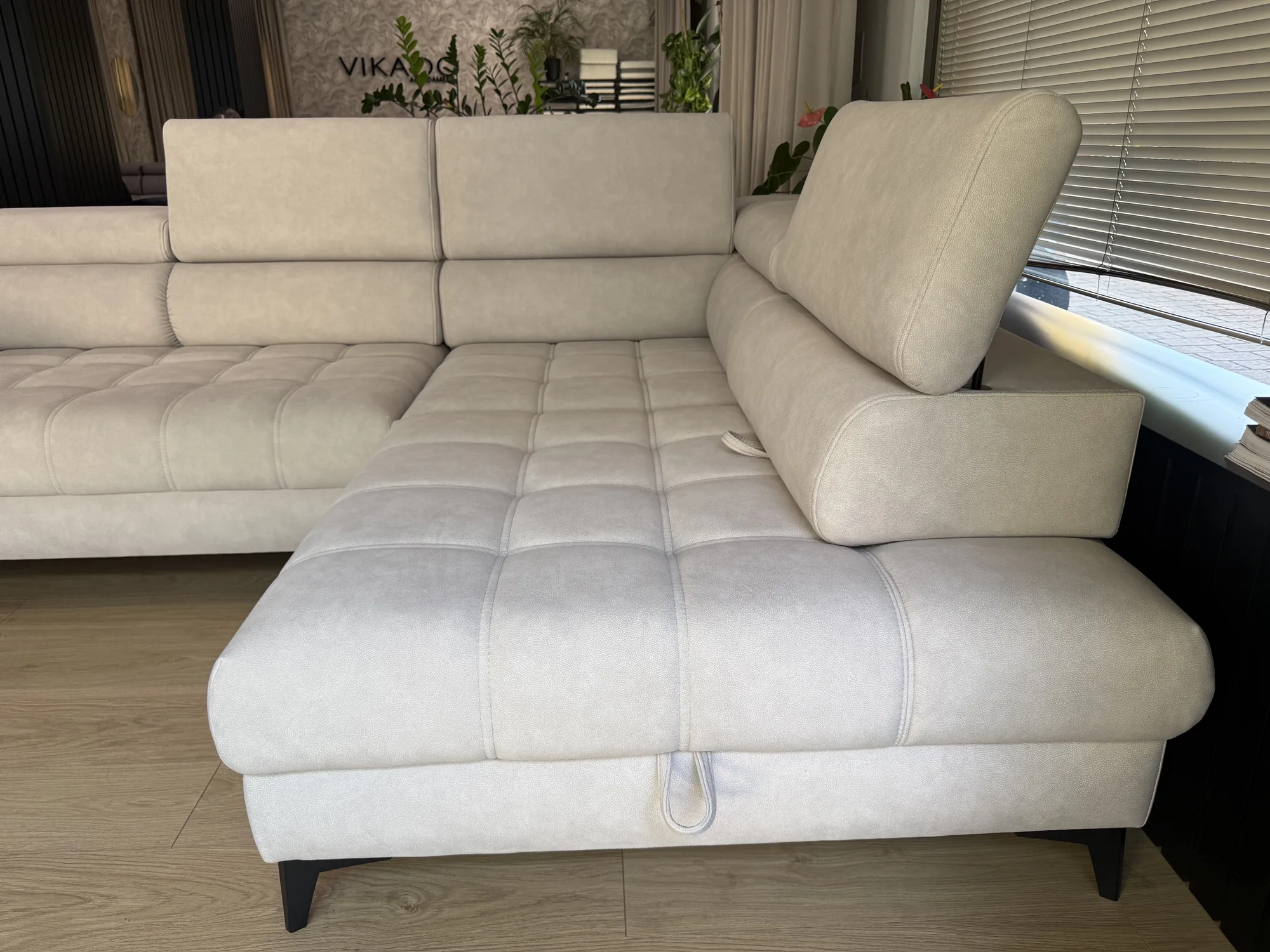 Relax-Ecksofa BAGGIO mit elektrischem Sitz – Originalfoto des sofort verfügbaren Exemplars, Showroom Vikado Bozen (2)