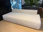 Schlafsofa BLOOM in Runo 6 – Originalfoto des sofort verfügbaren Exemplars, Showroom Vikado Bozen (4)