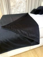 Copriletto LEA imbottito su letto boxspring