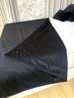 Copriletto LEA imbottito su letto boxspring
