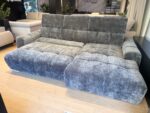 Eckschlafsofa ENZO S in Dress Me 04 – Originalfoto des sofort verfügbaren Exemplars, Showroom Vikado Bozen (3)