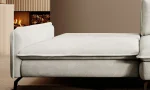 Eckschlafsofa mit Bettkasten GLOSSY – im Raum