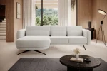 Relax-Ecksofa mit elektrischem Sitz ILUSIO – Frontansicht, im Raum