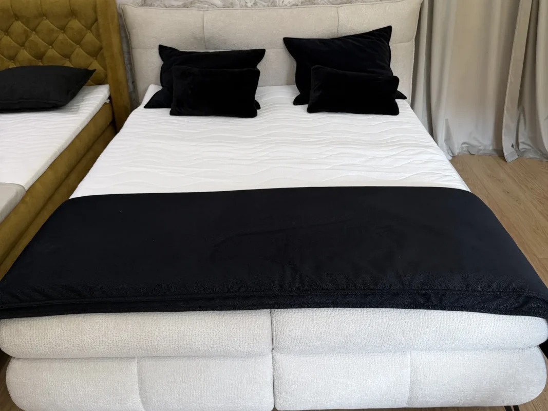 Boxspringbett LENA 160×200 mit Bettkasten – Originalfoto des sofort verfügbaren Exemplars, Showroom Vikado Bozen