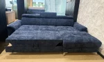 Eckschlafsofa mit Bettkasten LUGANO S in Marineblau – Originalfoto des sofort verfügbaren Exemplars, Showroom Vikado Bozen