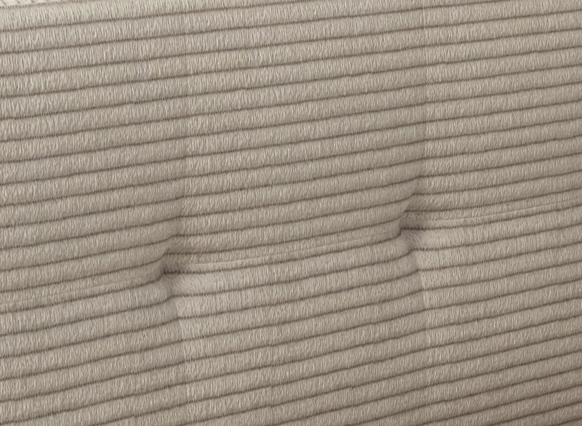 Boxspring-Doppelbett mit Bettkasten MEDINO – Detail, im Raum