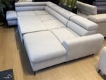Wohnlandschaft mit Schlaffunktion RAYO XL hellgrau – Originalfoto des sofort verfügbaren Exemplars, Showroom Vikado Bozen (4)