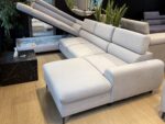 Wohnlandschaft mit Schlaffunktion RAYO XL hellgrau – Originalfoto des sofort verfügbaren Exemplars, Showroom Vikado Bozen (5)