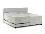 Elektrisches Boxspring-Doppelbett REY – Funktion geöffnet, auf weißem Hintergrund
