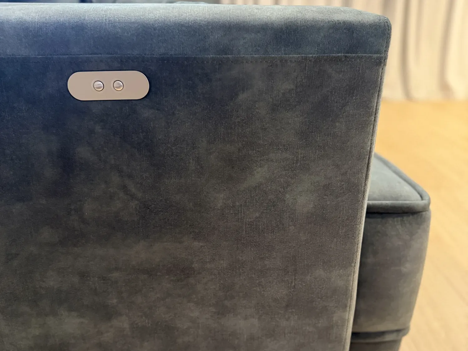 Sofa TIGA BIGSOFA grün Palladium 11 – Originalfoto des sofort verfügbaren Exemplars, Showroom Vikado Bozen (5)