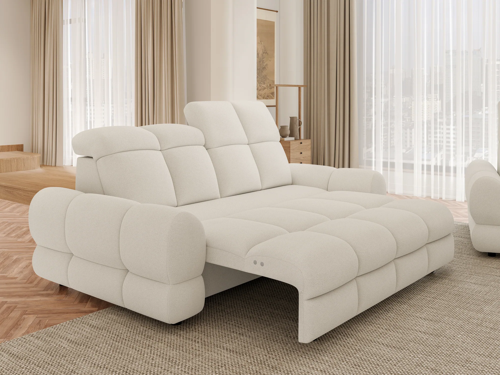 2-Sitzer-Sofa mit elektrisch ausziehbarem Sitz TOLLO – Funktion geöffnet, im Raum