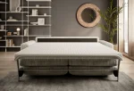 120-Sitzer-Schlafsofa VANILLA 120 – Funktion geöffnet, im Raum