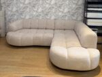 Ecksofa VELPA L in Jaguar 4 Linen – Originalfoto des sofort verfügbaren Exemplars, Showroom Vikado Bozen (2)