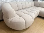 Ecksofa VELPA L in Jaguar 4 Linen – Originalfoto des sofort verfügbaren Exemplars, Showroom Vikado Bozen (5)